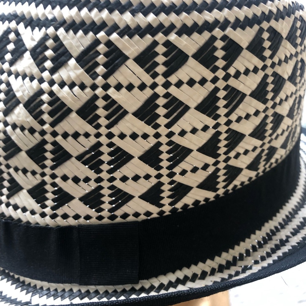 Fedora - Picture 2 of 2